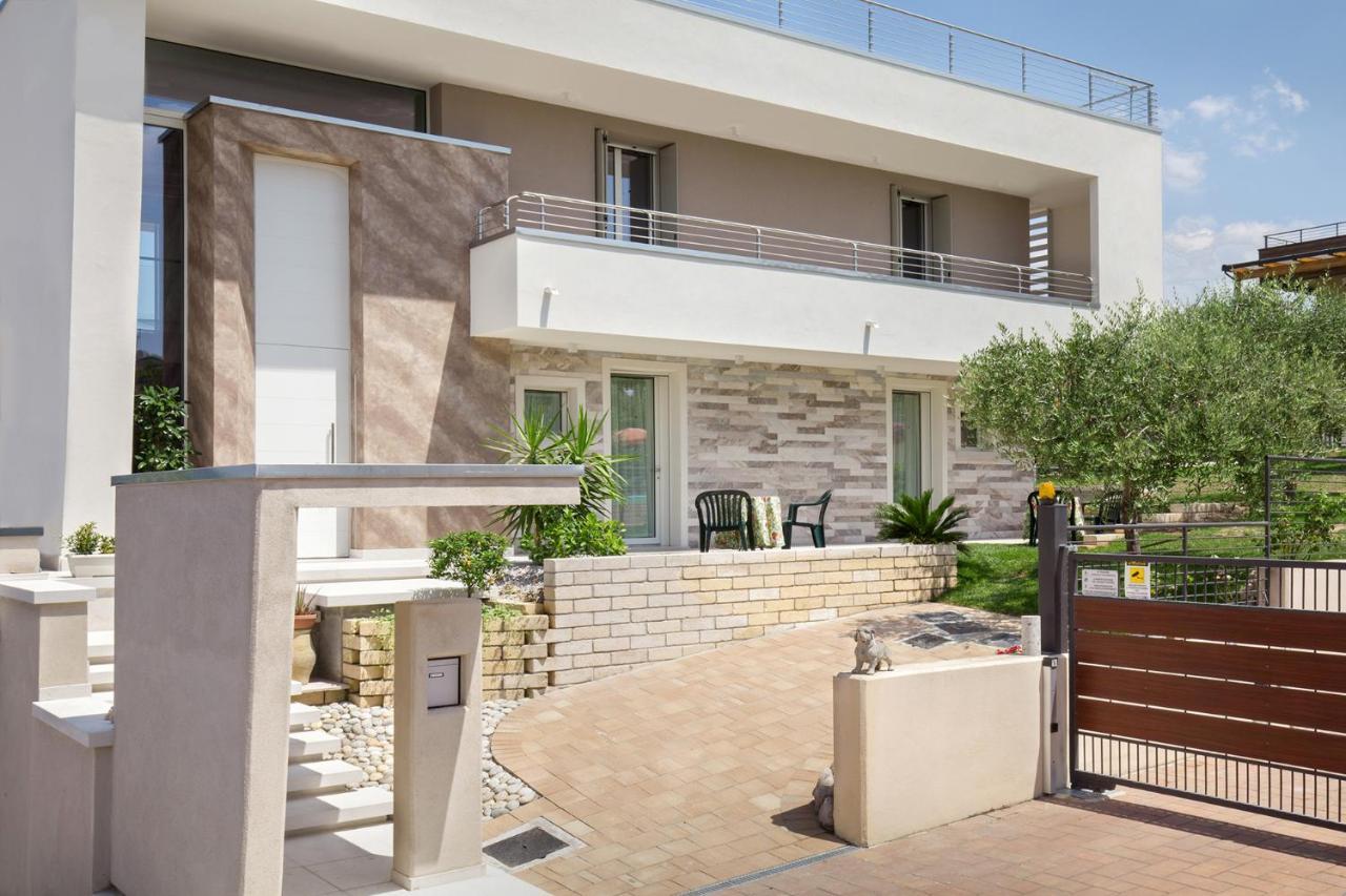 Villa Aurora-Holiday Home Apt 2 Bardolino Ngoại thất bức ảnh