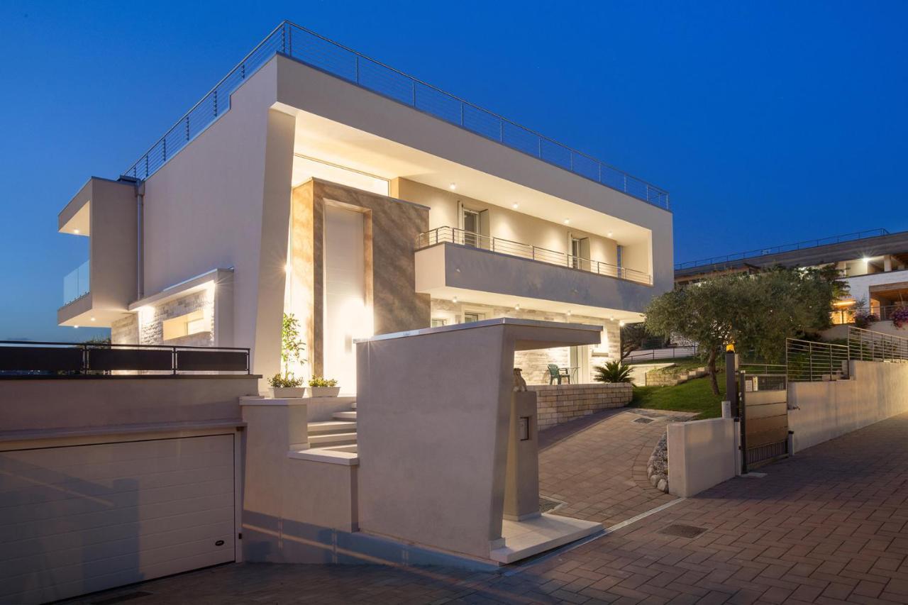 Villa Aurora-Holiday Home Apt 2 Bardolino Ngoại thất bức ảnh