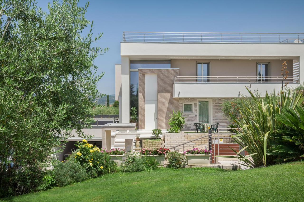 Villa Aurora-Holiday Home Apt 2 Bardolino Ngoại thất bức ảnh